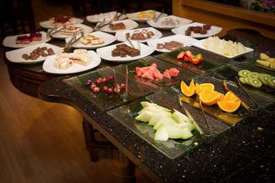 Royal China Cantonese Restaurant And Takeaway