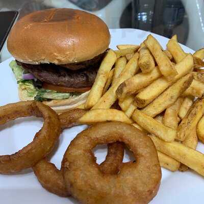 Maisies Gin Bar And Restaurant