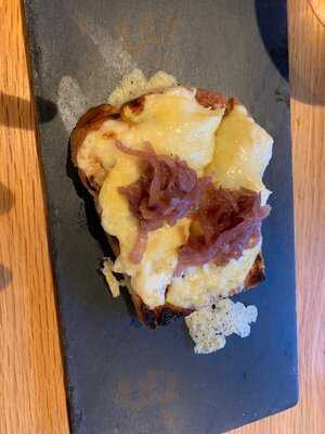 The Wheatsheaf - Combe Hay