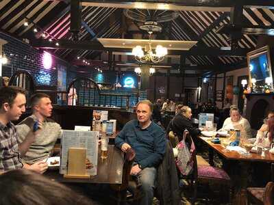 Old Moat House Stonehouse Pizza & Carvery