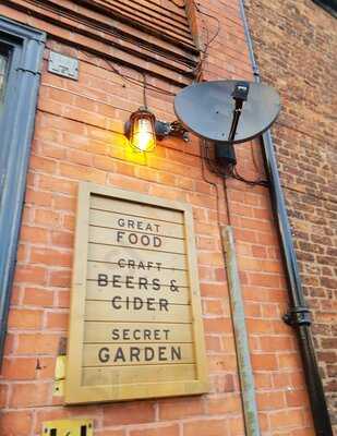 Handbridge Bar & Secret Garden