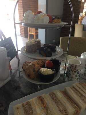 The Arches Bar & Conservatory