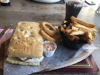 The Arches Bar & Conservatory