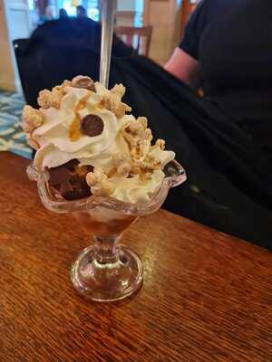 Pig & Whistle Stonehouse Pizza & Carvery