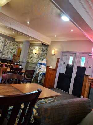 Pig & Whistle Stonehouse Pizza & Carvery