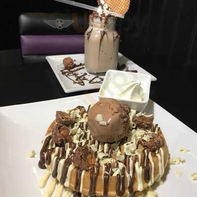 Creams Cafe
