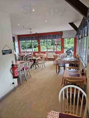 The Red Door Deli And Diner