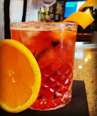 Fives Cocktail Bar And Grill