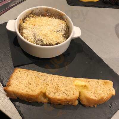 The Slate Restaurant & Bar