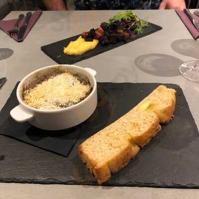 The Slate Restaurant & Bar