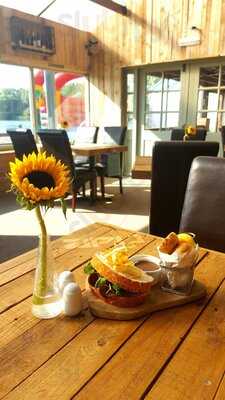 Lakeside Kitchen And Bar