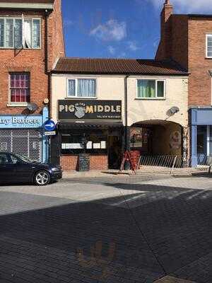 Roger Pig In The Middle