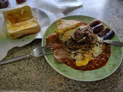 Roger Pig In The Middle