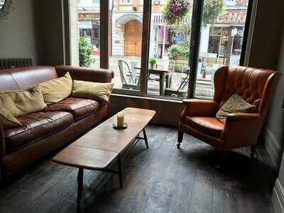 Liquor & Chow @ The Lamprey Building