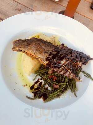 Elephant & Castle Pub