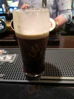 The Three Horseshoes