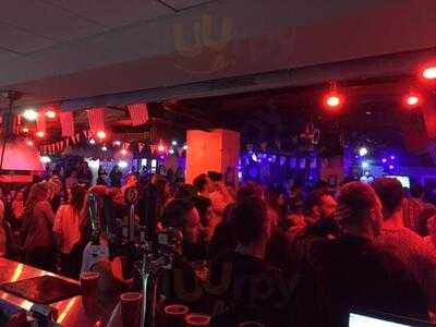 The Lounge Bar & Kitchen