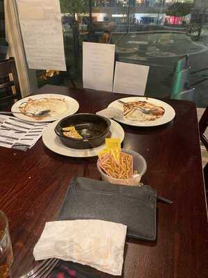 The Red Lion Luton Pub