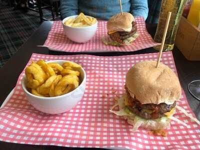 The Red Lion Luton Pub