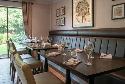 Deacons Restaurant, Bar And Lounge