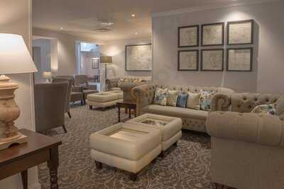 Deacons Restaurant, Bar And Lounge