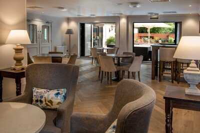 Deacons Restaurant, Bar And Lounge