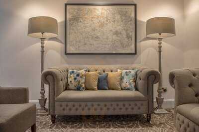 Deacons Restaurant, Bar And Lounge