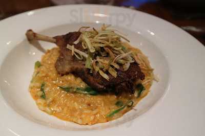 Mama's Cafe & Bistro