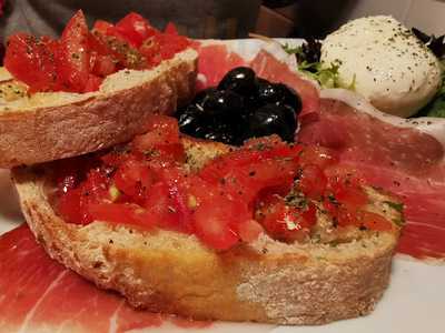 Kremos Restaurant And Pizzeria