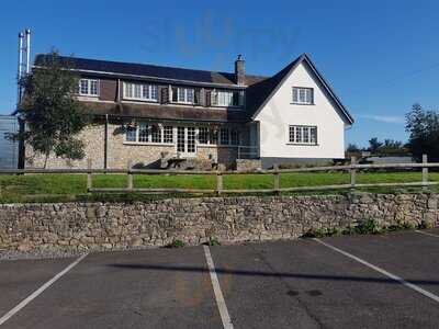 The Three Horseshoes Country Inn