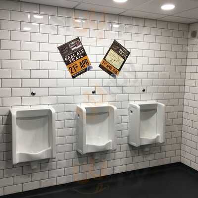 The Three Horseshoes Country Inn