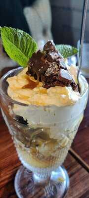 Horse And Groom Galleywood