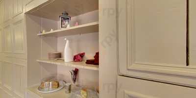 Vernes Restaurant & Tea Rooms