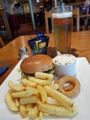 The Litten Tree Bar And Restaurant