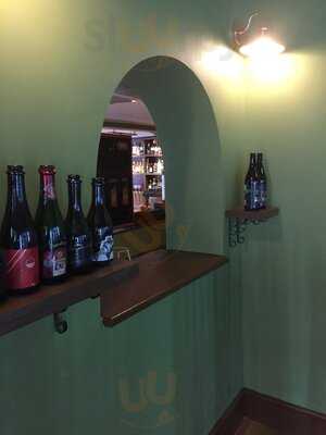 Archive Bar & Bottle