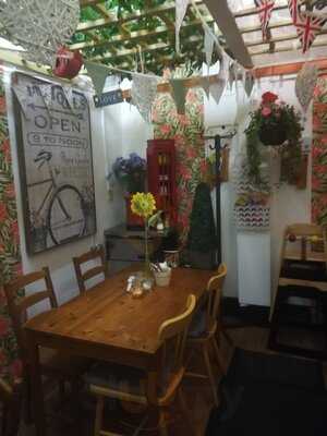 Munchies Cafe Bistro