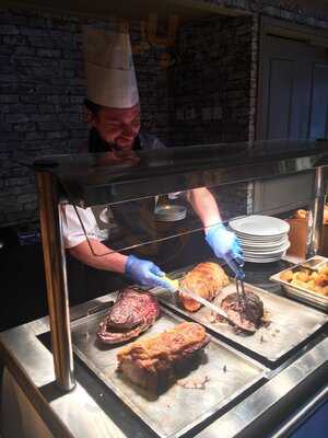 Courtyard Bistro And Bar At The Bellingham