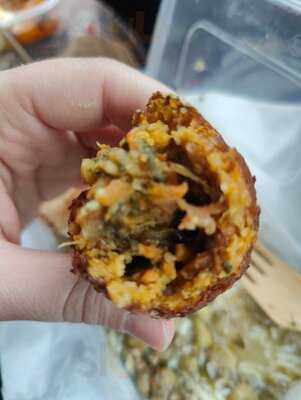 Lb's Lebanese Cuisine