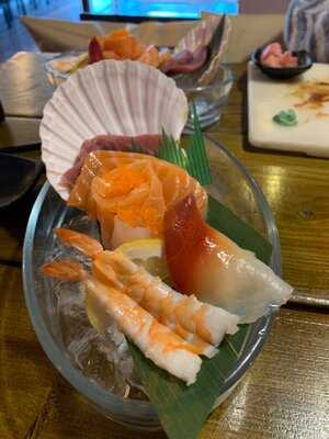 Yakii Sushi And Noodle Bar