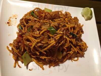 Yakii Sushi And Noodle Bar