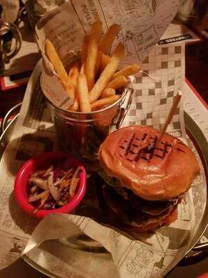 Dead Eye's Cocktail & Hot Dog Den