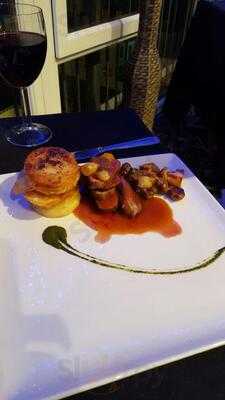 Cunarder & Conservatory Restaurant