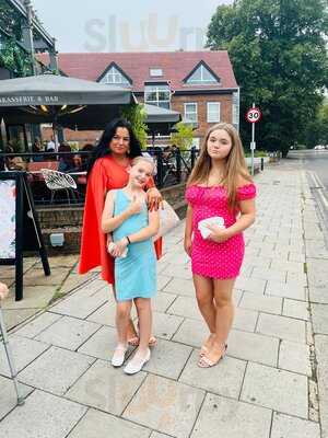 Browns Brasserie & Bar