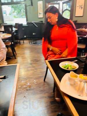 Browns Brasserie & Bar