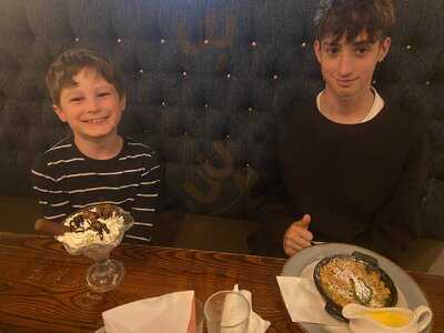 Robin Hood - Pub & Grill