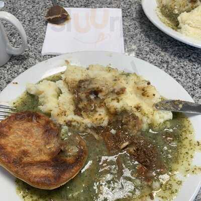Robins Pie & Mash