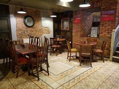 The Scarlet Red Alehouse & Kitchen