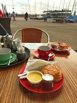 Quay Reflections Gallery & Coffee Shop