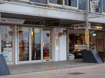 Quay Reflections Gallery & Coffee Shop