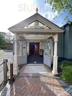 Hare And Hounds In Timperley